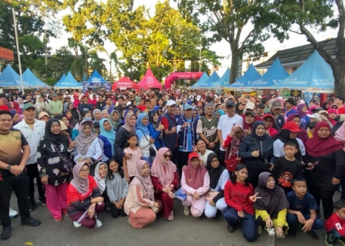 Antusias Tinggi Ribuan Peserta Warnai Jalan Sehat PALTV Seri 2 di Ilir Barat 1