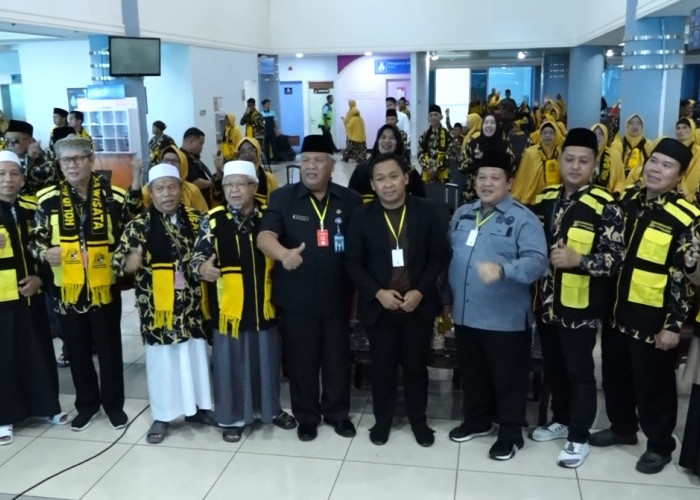 Holiday Angkasa Wisata Lepas 433 Jemaah Umroh dengan Penerbangan Langsung Palembang-Jeddah