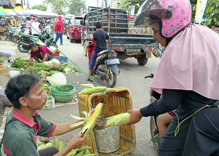 Jelang Malam Pergantian Tahun 2023-2024, Pedagang Jagung di Pasar 26 Ilir Palembang Raih Omzet 2 Kali Lipat