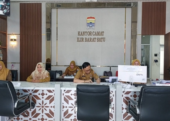 Antusias Warga Membludak, Kupon Jalan Sehat PALTV Hampir Ludes di Ilir Barat Satu