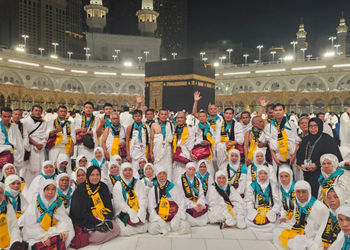 433 Jemaah Umroh Holiday Angkasa Wisata Laksanakan Umroh Perdana di Makkah