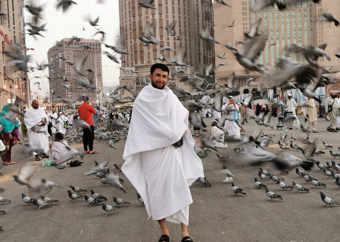 Kedudukan Gelar Nama 'Bu Hajah' atau 'Pak Haji' terhadap Orang yang Berhaji dalam Pandangan Islam
