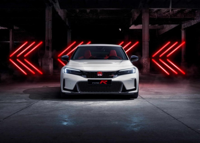 Honda Civic Type R 7,7M Sedan Sport Ini Begitu Eksklusif di Indonesia