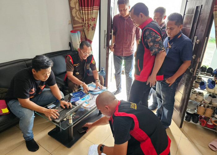 Penyidik Pidsus Kejati Sumsel Geledah Kantor Pelayanan Pajak Madya Bogor dan Rumah Tersangka 
