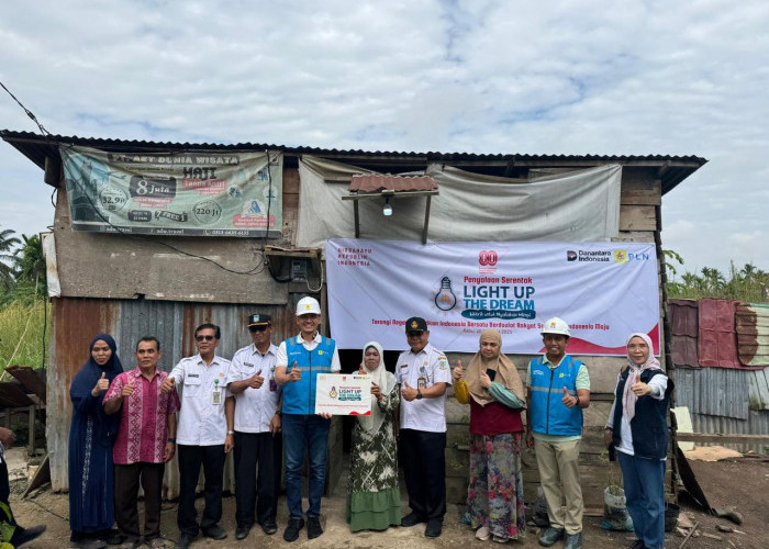 PLN UID S2JB Hadirkan Cahaya Baru Lewat Program Light Up The Dream pada Bulan Kemerdekaan