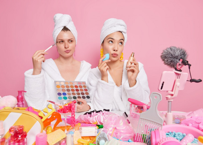 Efek Negatif Penggunaan Make Up Yang Jarang Disadari Perempuan