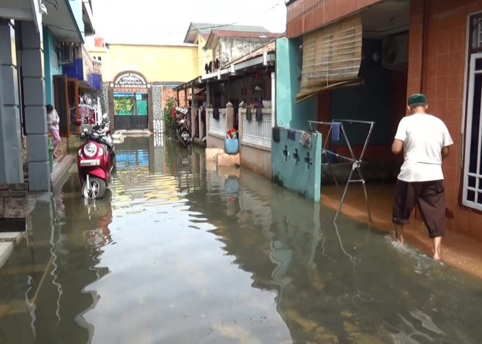 Air Pasang Sungai Musi Rendam Rumah Warga Dua Ulu