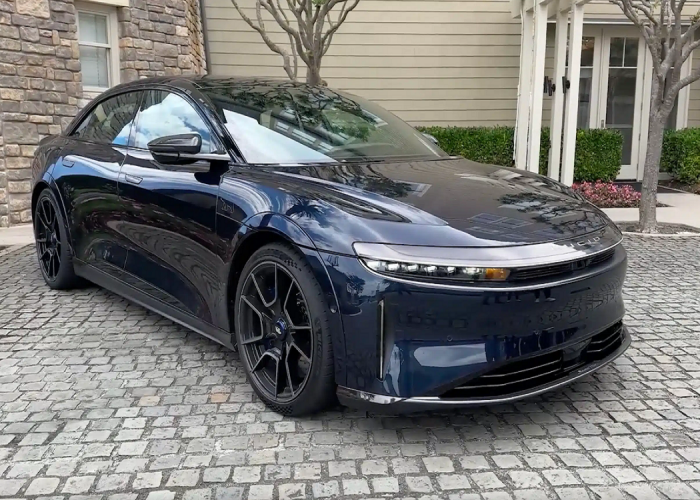 Lucid Air Sapphire Memecahkan Rekor Waktu Tempuh : Sedan Produksi Tercepat di Dunia