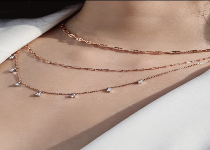 Rahasia Layering Kalung Emas agar Penampilan Lebih Chic dan Modern