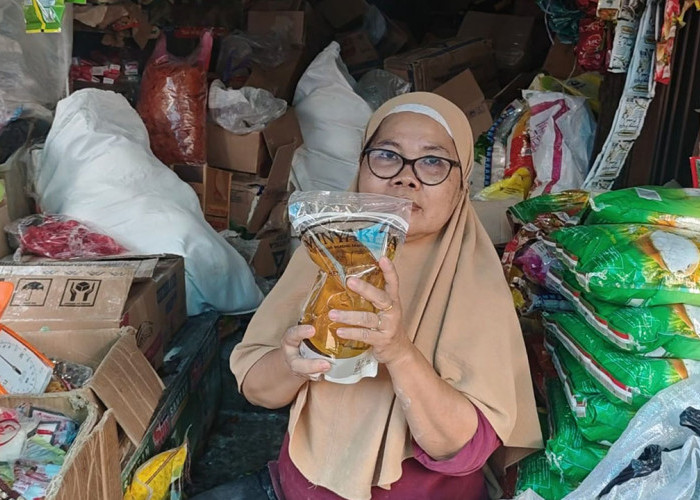 Harga Minyakita di Pasar KM 5 Palembang Tembus Rp20 Ribu, Pedagang Keluhkan Pasokan Belum Normal