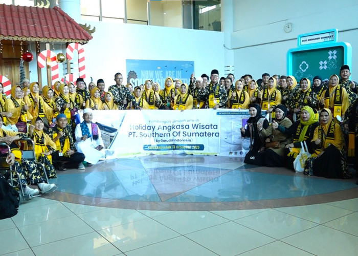 Holiday Angkasa Wisata Berangkatkan 90 Jemaah Umroh dari Palembang