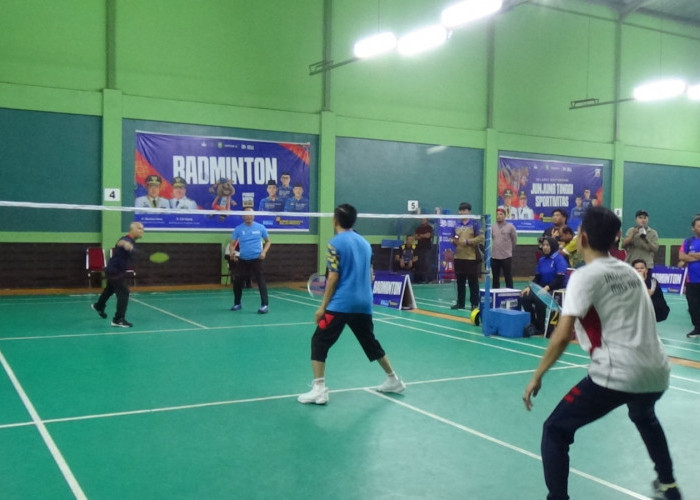 Wali Kota Palembang Ratu Dewa Tanding Eksibisi Lawan Wamendikdasmen dan Ketua Korpri Nasional