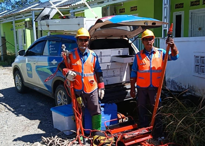 PLN ULP Lembayung Gerak Cepat Pulihkan Listrik di Lahat Pasca Diterjang Hujan Angin