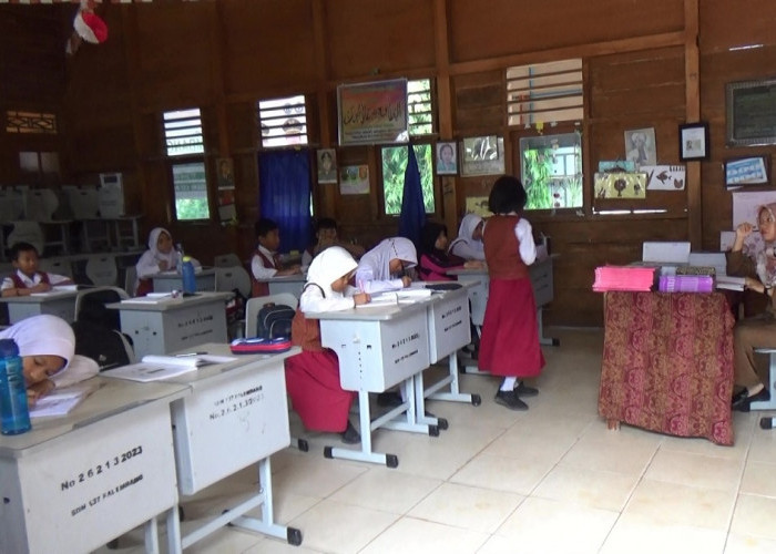 SDN 137 Palembang Tetap Gelar KBM Meski Hanya 19 Siswa Baru