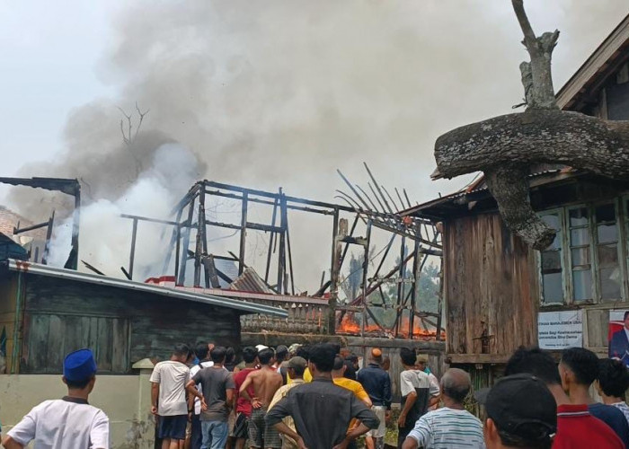 Diduga Kompor Meledak, 1 Unit Rumah Semi Permanen di Palembang Ludes Dilalap SiJago Merah