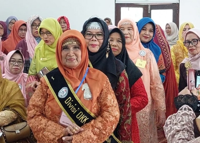 Peringati Hari Ibu EECM Gelar Lomba Busana Berkebaya Muslimah