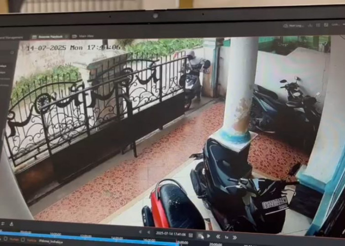 Viral! Pelaku Curanmor Terekam CCTV di Tiga Lokasi Berbeda di Indralaya