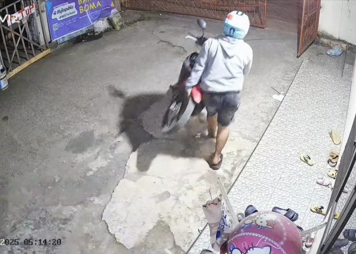 Motor Bebek Jadi Sasaran Maling di Palembang, Rekaman CCTV Ungkap Aksi Pelaku