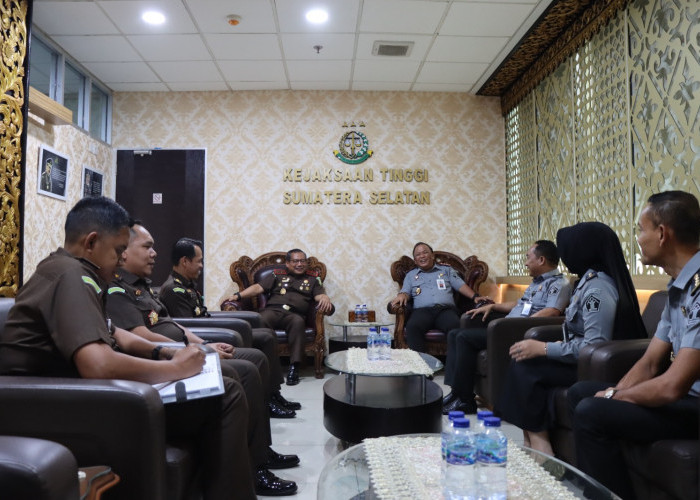 Perkuat Kolaborasi, Kakanwil Kemenkum Sumsel Audiensi dengan Kajati