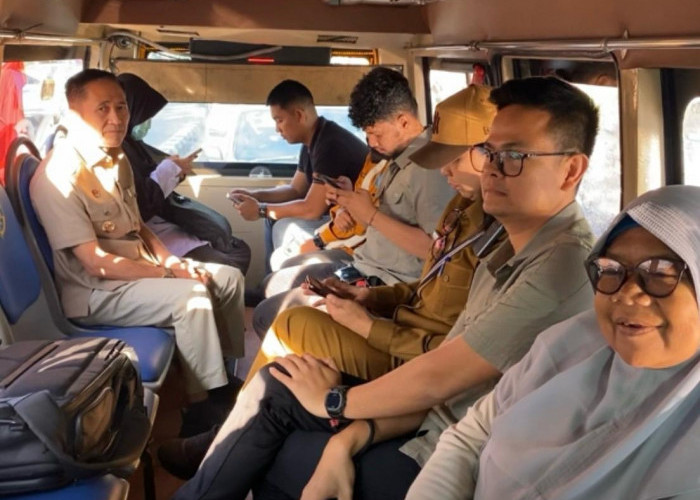 Walikota Palembang Gunakan Transportasi Umum Dukung Efisiensi BBM