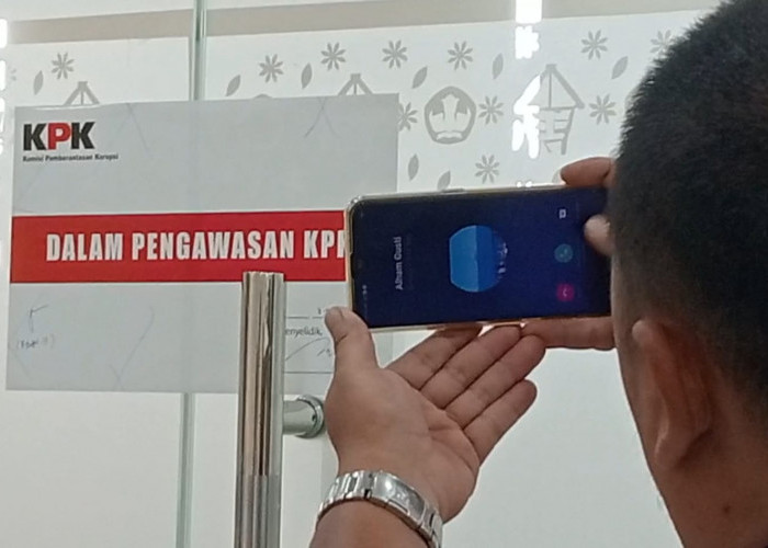 KPK Segel Sejumlah Ruangan di Disdikbud Muara Enim, Termasuk Ruang Kerja Bupati