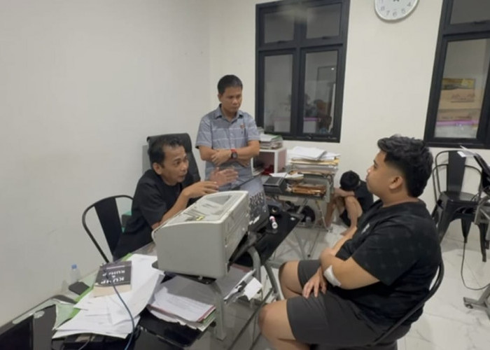 Tersangka Penusukan di DA Club 41 Palembang Menyerahkan Diri ke Polisi