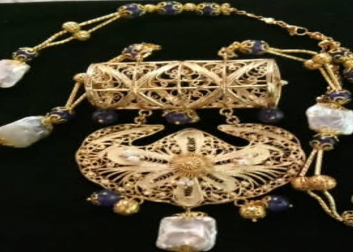 Dari Kalung Pending hingga Mamuli, Kilau Emas dalam Balutan Budaya Indonesia