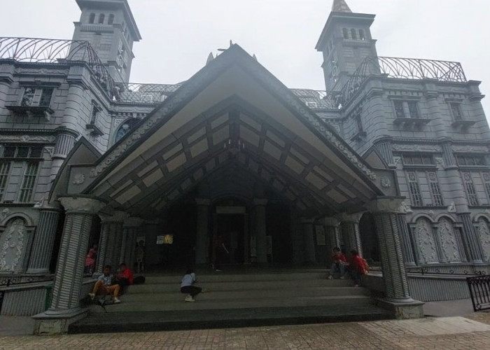 Peringatan Yesus Kristus Berlangsung Khidmat di Katedral Santa Maria Palembang