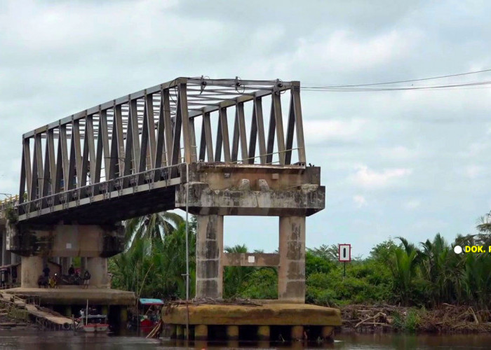 Perusahaan Penabrak Diminta Ganti Rugi Tiang Shoring Jembatan P6 Lalan