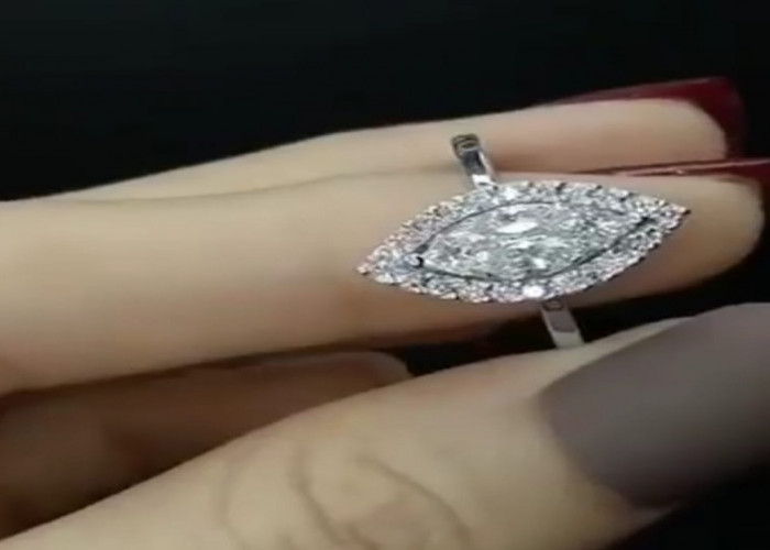 5 Model Cincin Emas Berhiaskan Berlian yang Diprediksi Mendominasi Tren 2026