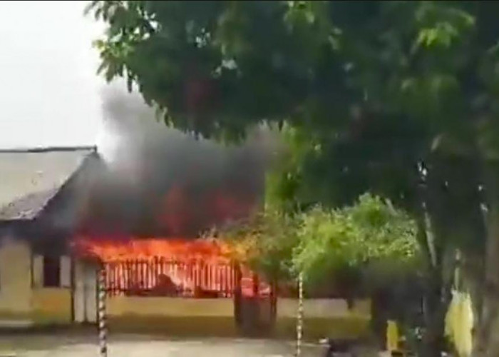 Breaking News! Kebakaran Hebat di Pesantren Darul Aitam, Gudang dan Ruang Makan Anak Yatim Ludes Terbakar