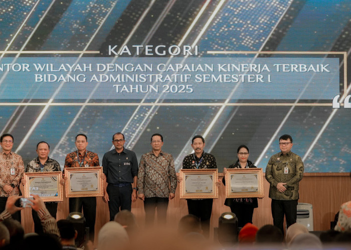 Rakor Kinerja Semester I Ditutup, Kanwil Kemenkum Sumsel Raih Penghargaan Menteri Hukum