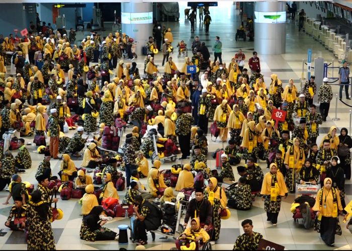Holiday Angkasa Wisata Memberangkatkan 433 Jemaah Umroh Full Charter Satu Pesawat Seperti Haji Tanpa Transit