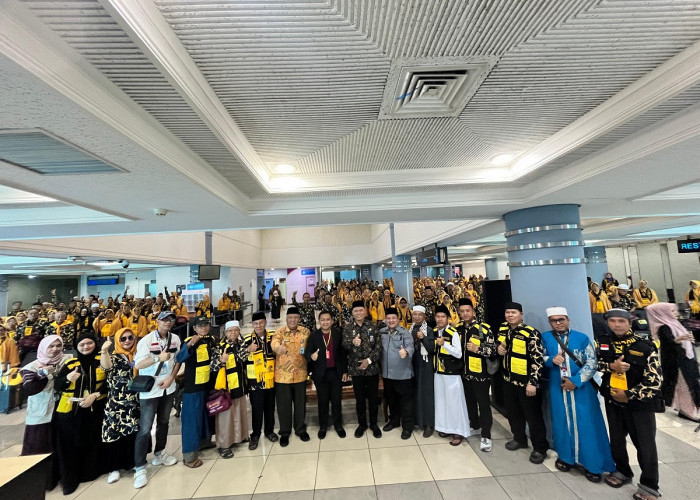 Holiday Angkasa Wisata Berangkatan 433 Jemaah Umroh, Hampir 50 Hari Tembus 3.800 Jemaah Diberangkatkan