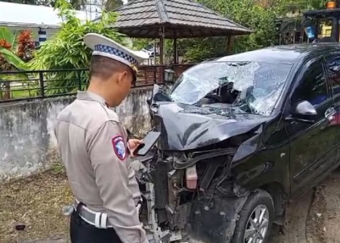 Diduga Mengantuk, Dua Minibus Tabrakan di Jalinteng Indralaya