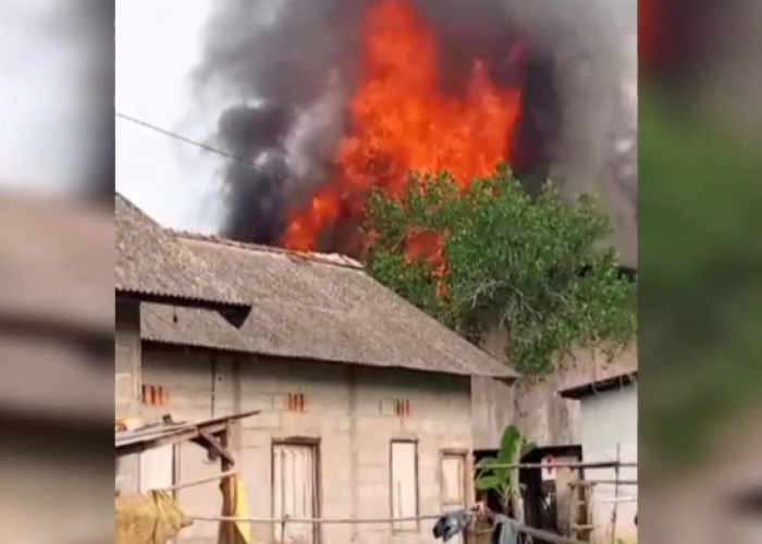 Ditinggal Penghuninya Cari Ikan di Sungai, 1 Rumah di Desa Serigeni OKI Ludes Terbakar