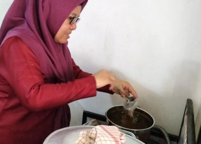 Kisah Ani Penjual Mie Ayam Murah untuk Membantu Mahasiswa