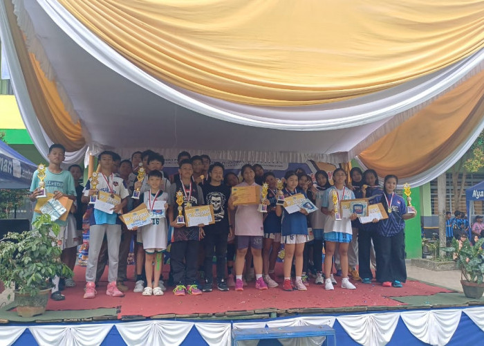  MTSN 2 Palembang menjuarai turnamen basket 3x3 Gebyar Mandiri 2026 setelah menang dramatis 9–8 atas SMP Palem