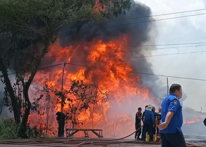 Gudang Penimbunan BBM di Desa Ibul Besar 2 yang Terbakar Ternyata Kerap Dirazia Polisi dan Diberi Peringatan