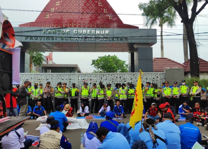 PJ Gubernur Sumsel Akan Pertimbangkan Tuntutan Buruh Terkait UMSP 2025