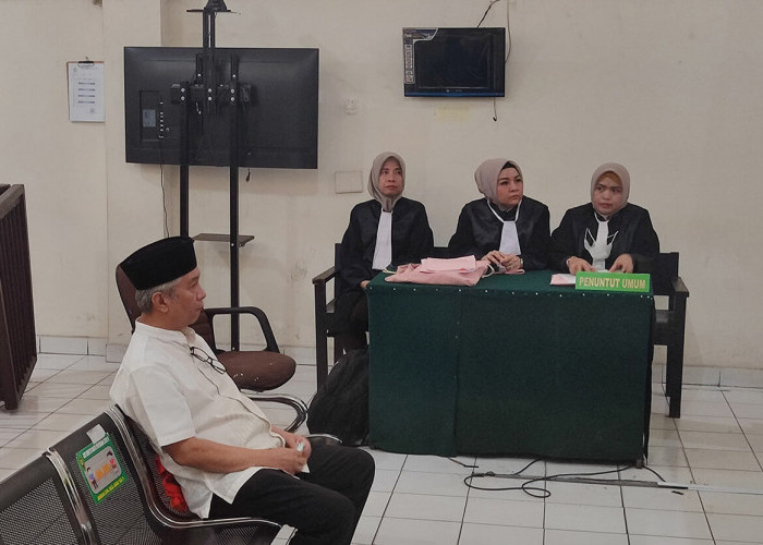 Terjerat Kasus Penipuan Rp1,7 M, Eddy Ganefo Akhirnya Jalani Sidang Dakwaan di PN Palembang