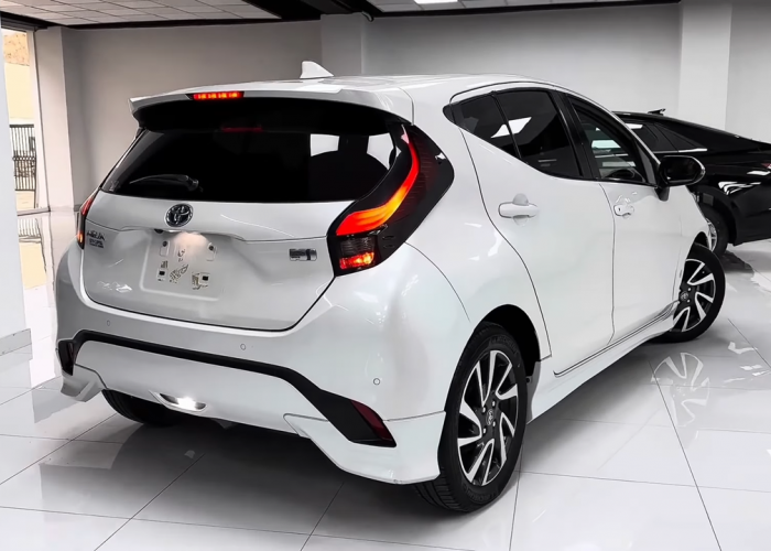 Toyota Aqua Facelift 2025: Hybrid Murah Rasa Premium yang Makin Menggoda