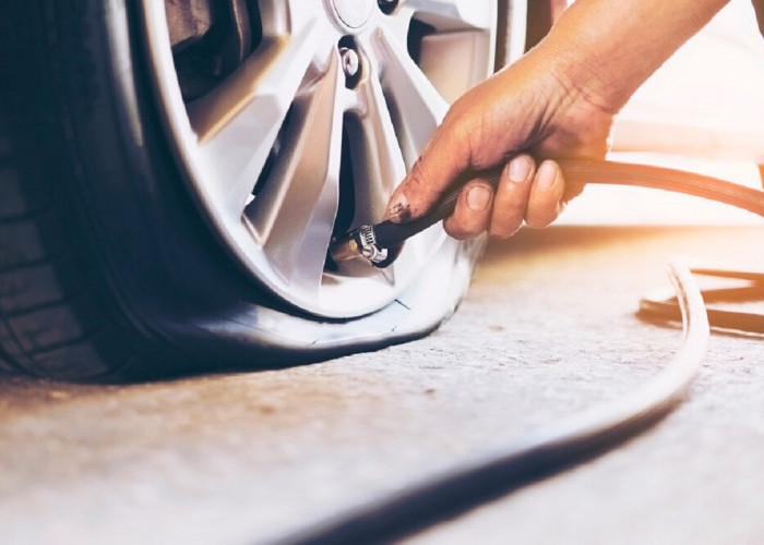 Amankah Ban Mobil Sobek Kecil? Simak Penjelasan dan Waktu yang Tepat untuk Mengganti