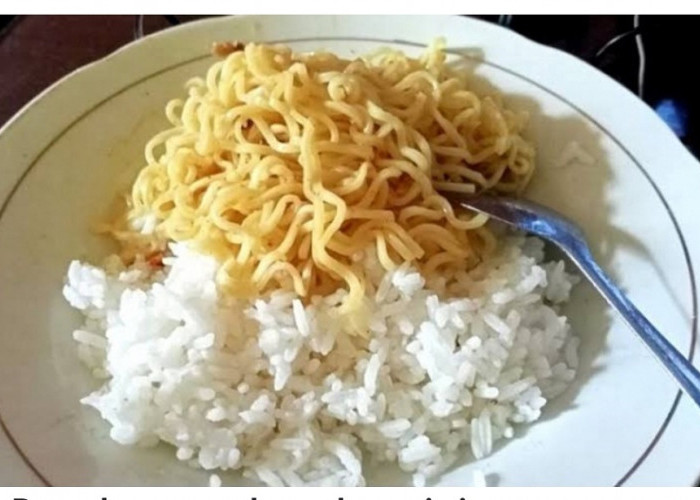 Kebiasaan Makan Mie Instan dengan Nasi ? Hati-hati Ini Dampaknya bagi Kesehatan