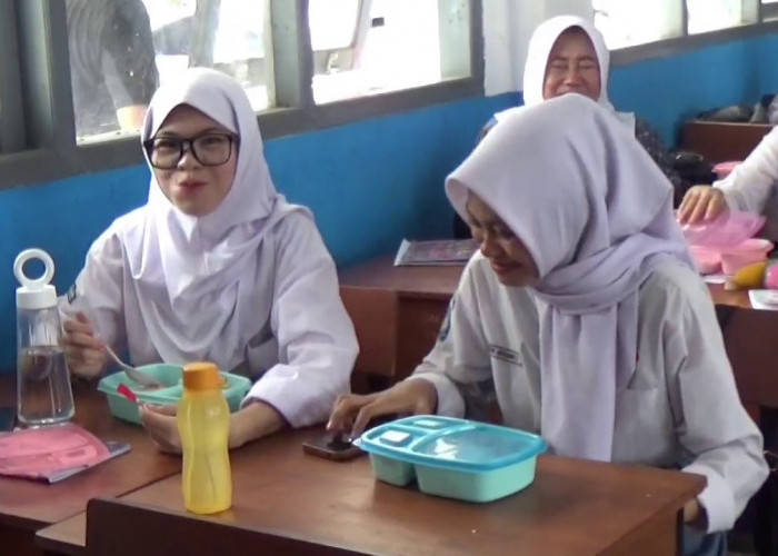 Program Makan Bergizi Gratis Tingkat SMA/SMK di Sumsel Masih Dua Sekolah, Tunggu Arahan BGN.