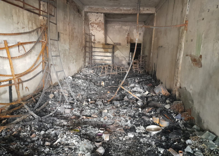 Diduga Konsleting Listrik, Toko Kaca dan Aluminium Terbakar