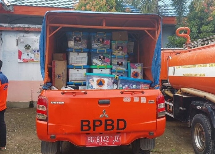 BPBD Banyuasin Kucurkan 250 Paket Bantuan Sembako untuk Warga Korban Banjir