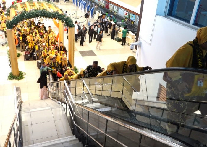 Holiday Angkasa Wisata Lepas 433 Jemaah Umroh Charter Satu Pesawat dari Palembang