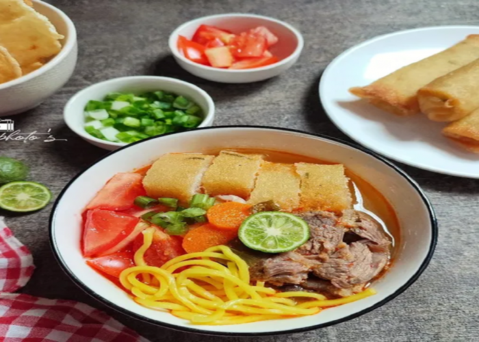 Soto Mie Bogor Kuah Merah: Sensasi Pedas Hangat dari Kota Hujan
