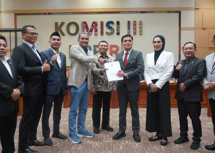 Pemerintah Serahkan DIM RUU KUHAP kepada DPR
